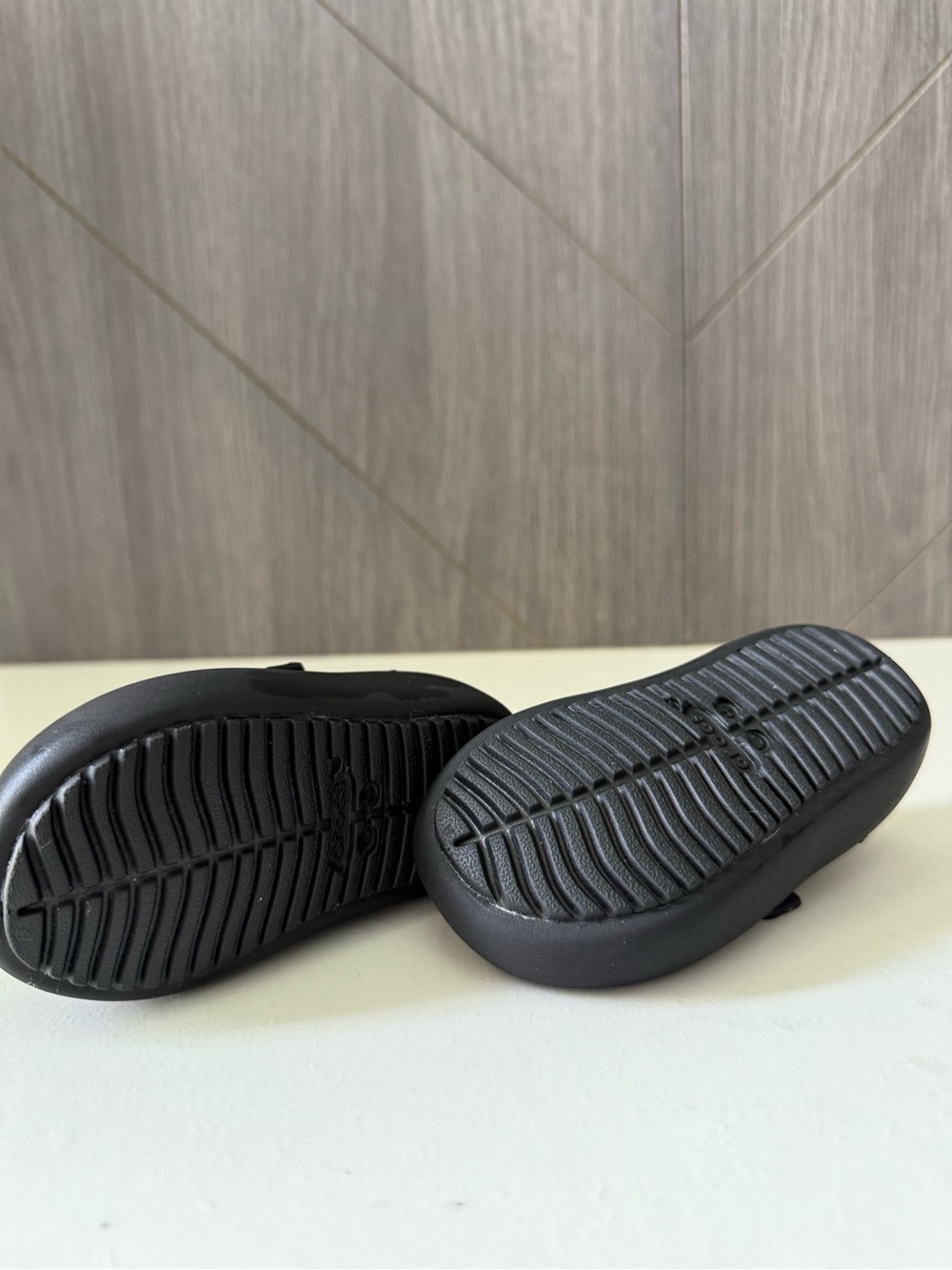 CROCS Baby Girls' Black Mary Jane Strap Shoes - Picture 4 of 4